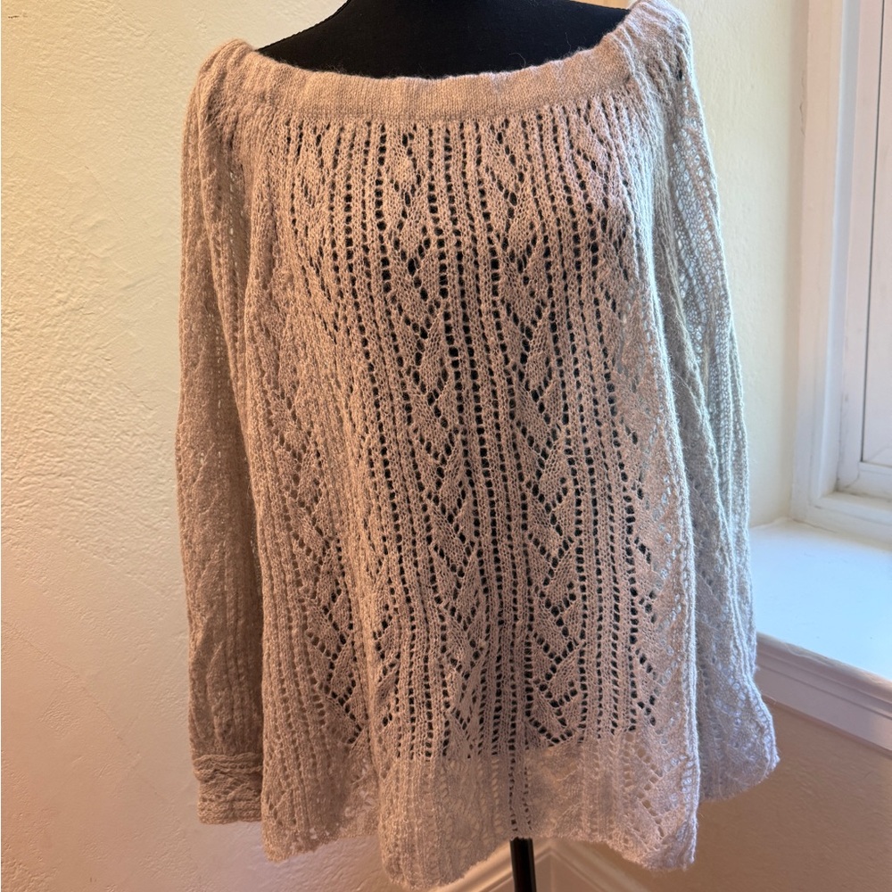 Elegant Light Grey Knit Sweater